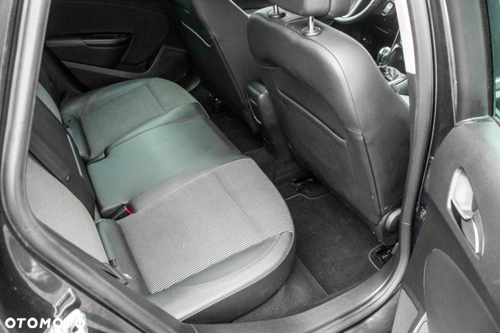 Opel Astra 1.4 T Essentia - 25