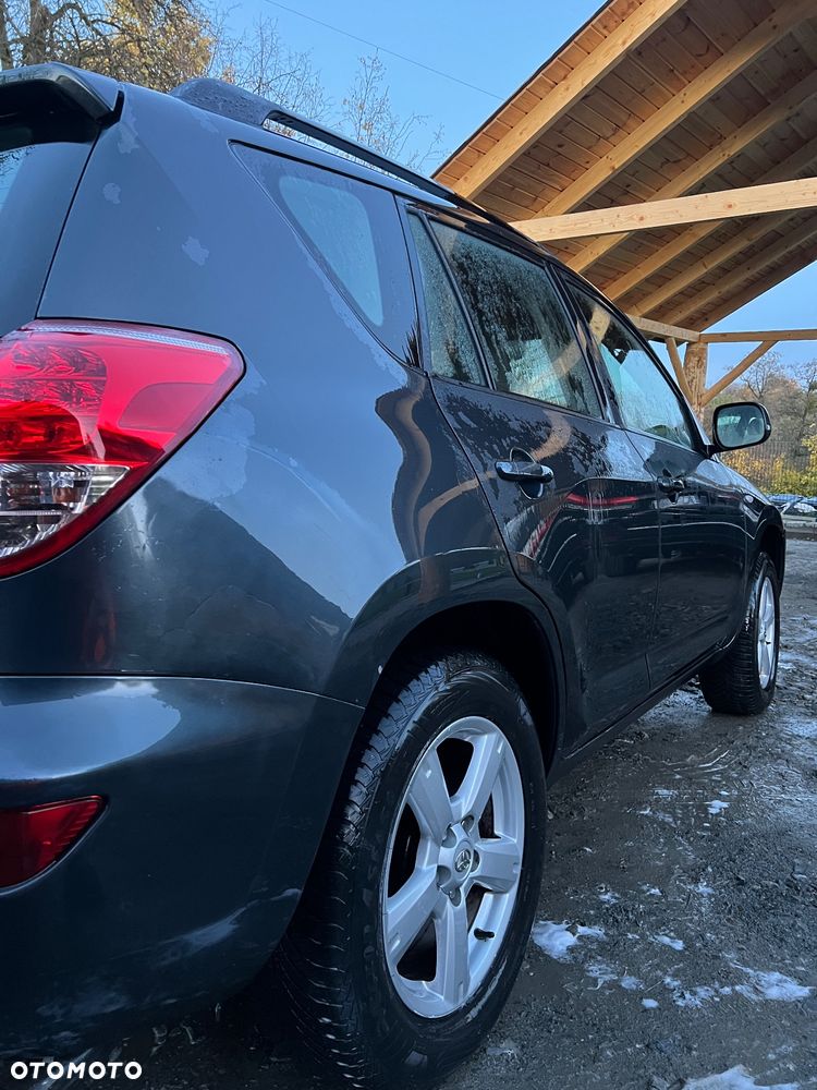 Toyota RAV4 2.2 D-4D 4x4 - 11