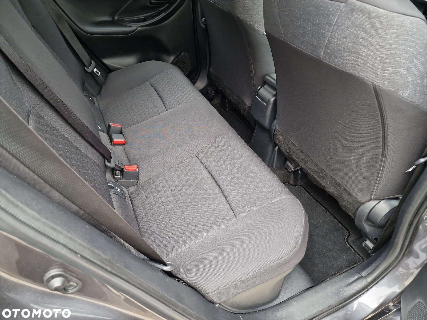 Toyota Yaris Hybrid 1.5 Comfort - 14