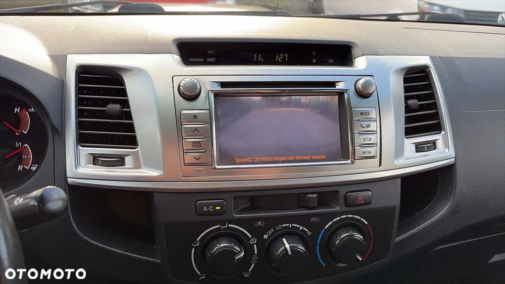 Toyota Hilux 4x4 Double Cab Life - 17