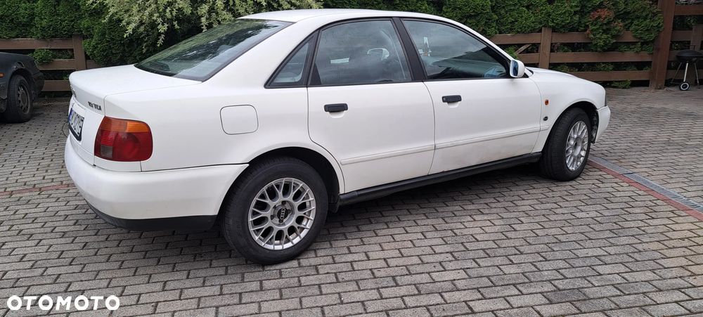 Audi A4 Limousine - 4