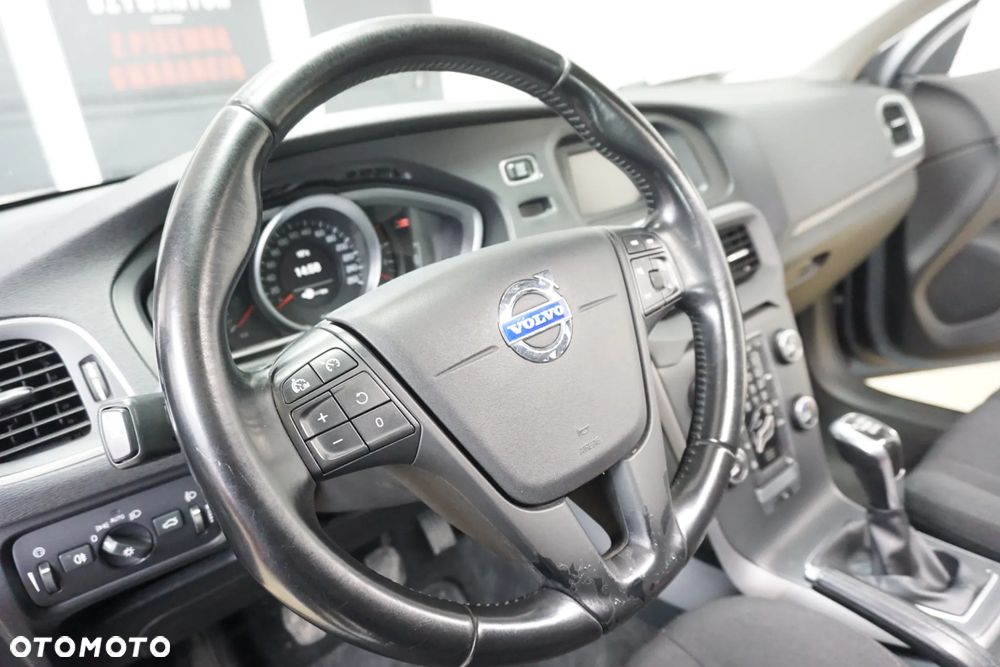 Volvo V40 D2 Kinetic - 19