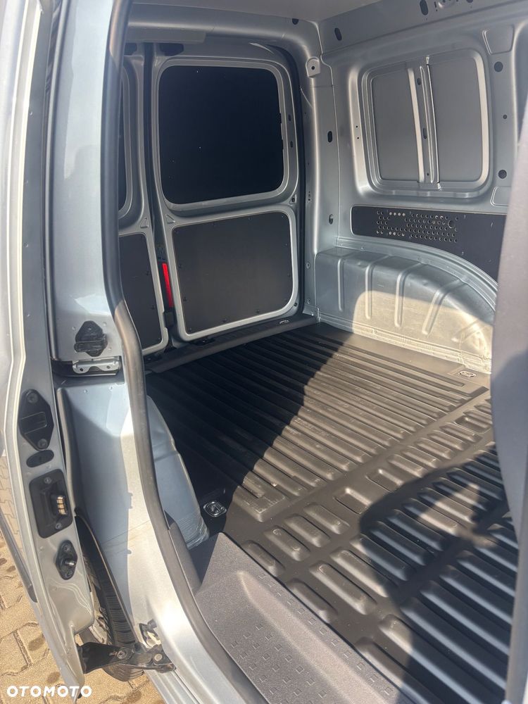 Volkswagen Caddy - 13