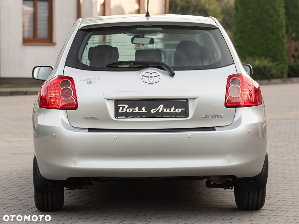 Toyota Auris - 11