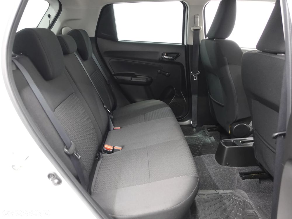 Suzuki Swift 1.2 Dualjet Allgrip Comfort - 25