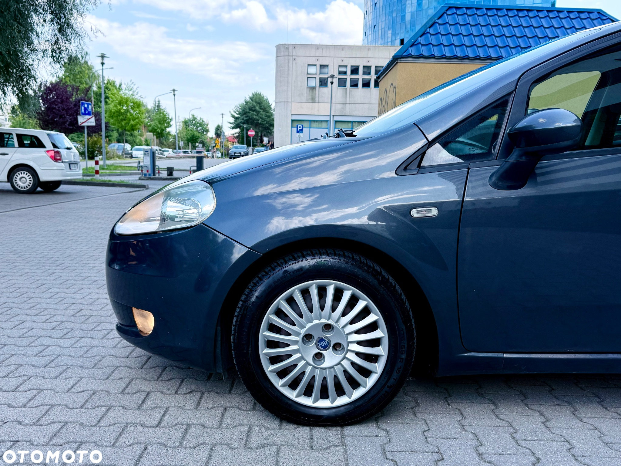 Fiat Grande Punto Actual 1.4 8V Estiva Blue&Me Euro5 - 11