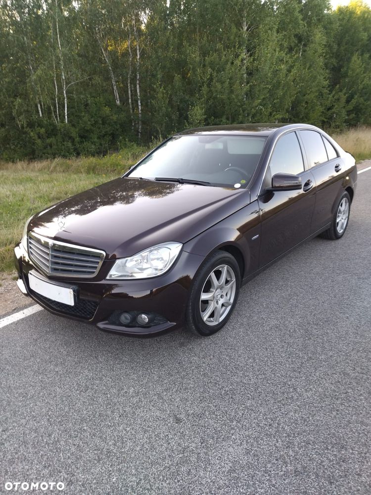 Mercedes-Benz Klasa C 180 CGI BlueEff Classic - 3