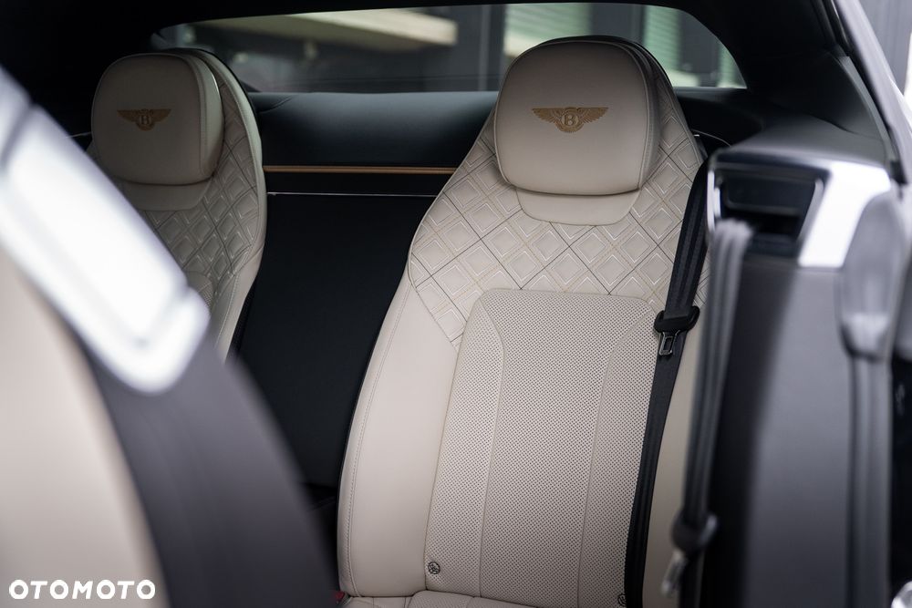 Bentley Continental GT V8 Mulliner - 39