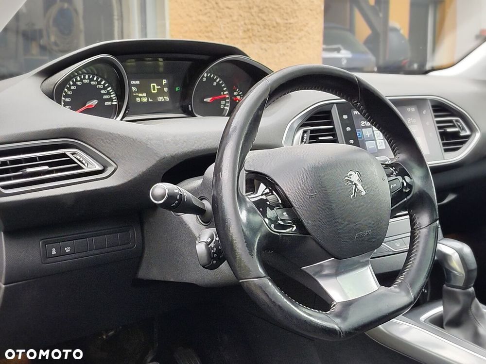 Peugeot 308 BlueHDi 150 Automatik Stop & Start Allure - 11