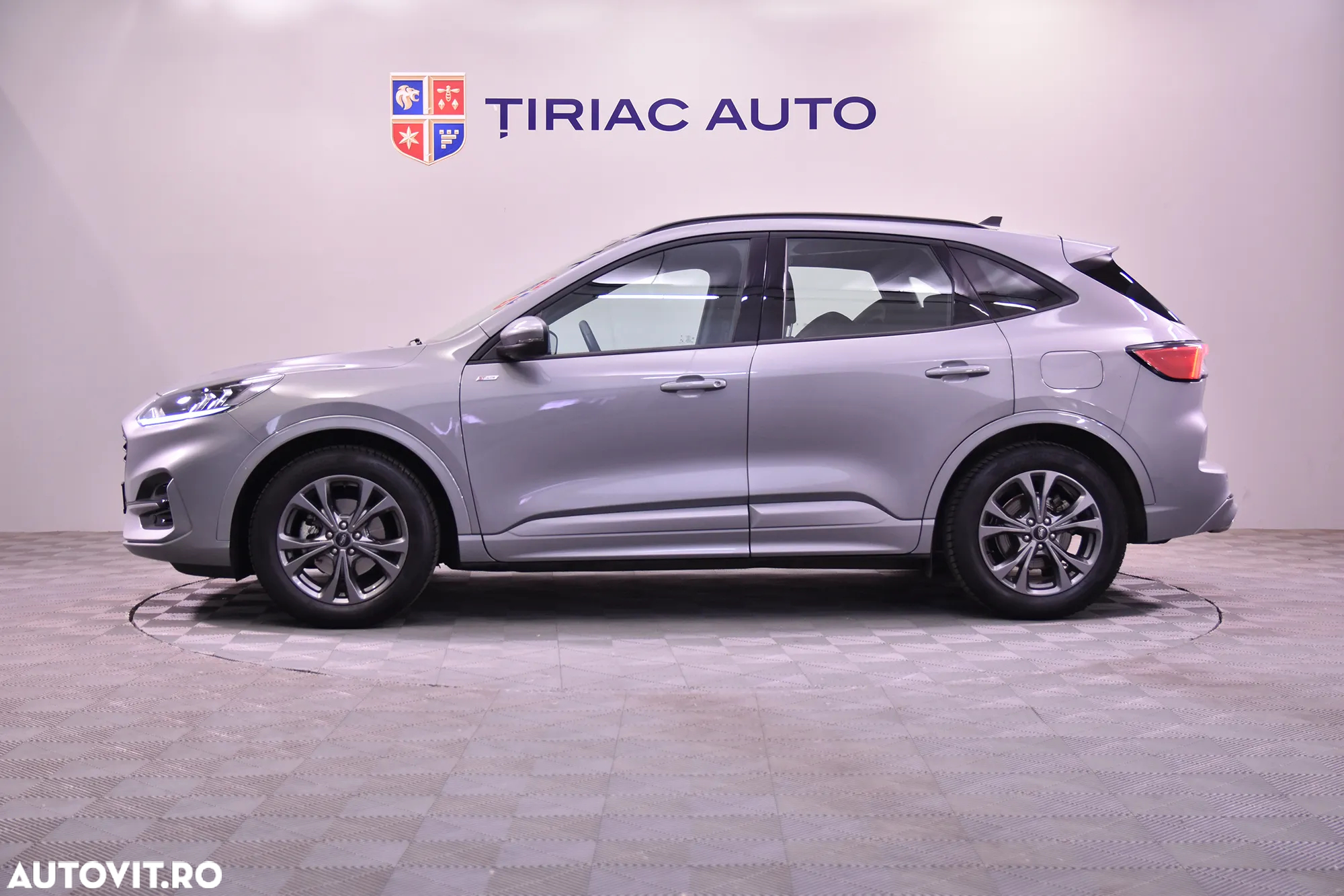 Ford Kuga - 2