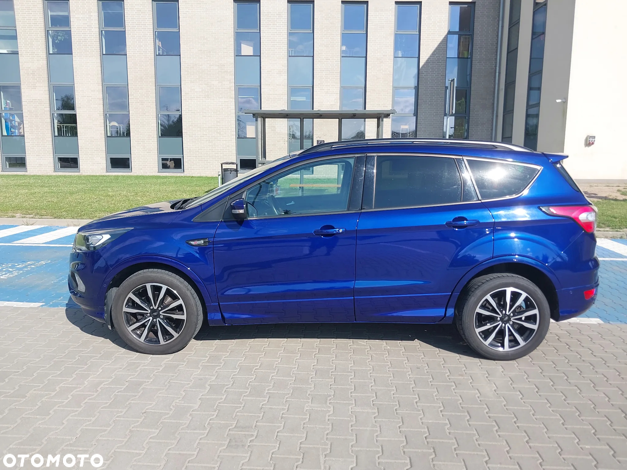 Ford Kuga 1.5 EcoBoost 2x4 ST-Line - 2
