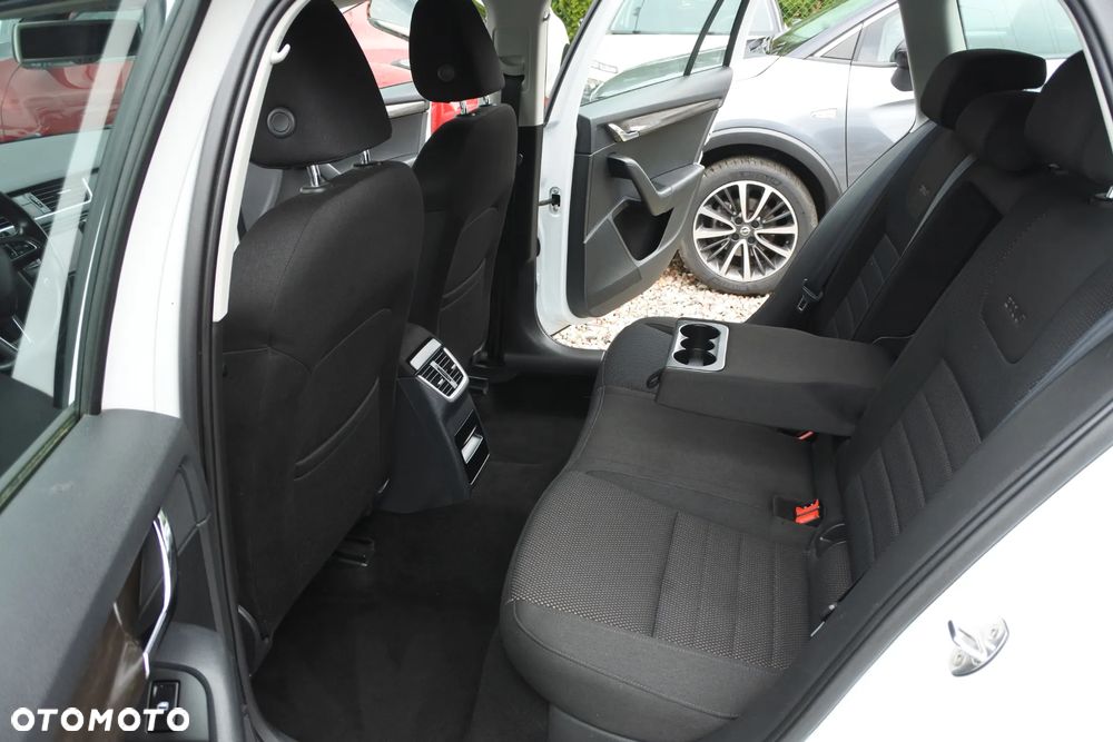 Skoda Octavia Scout 2.0 TDI 4x4 DSG - 9