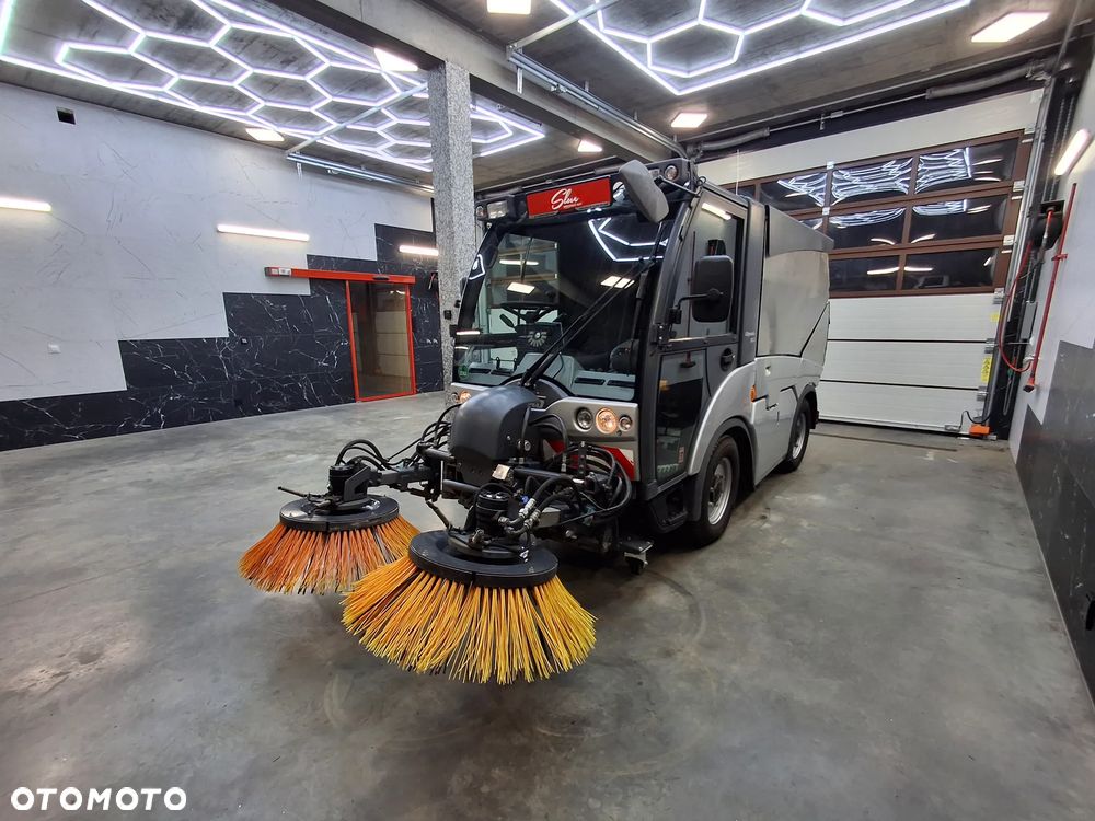 Inny Zamiatarka Hako Citymaster 2000 Klimatyzacja 2 Osie Skrętne Oświetlenie Ostrzegawcze Zamiatarka Chodnikowa 2016r - 2