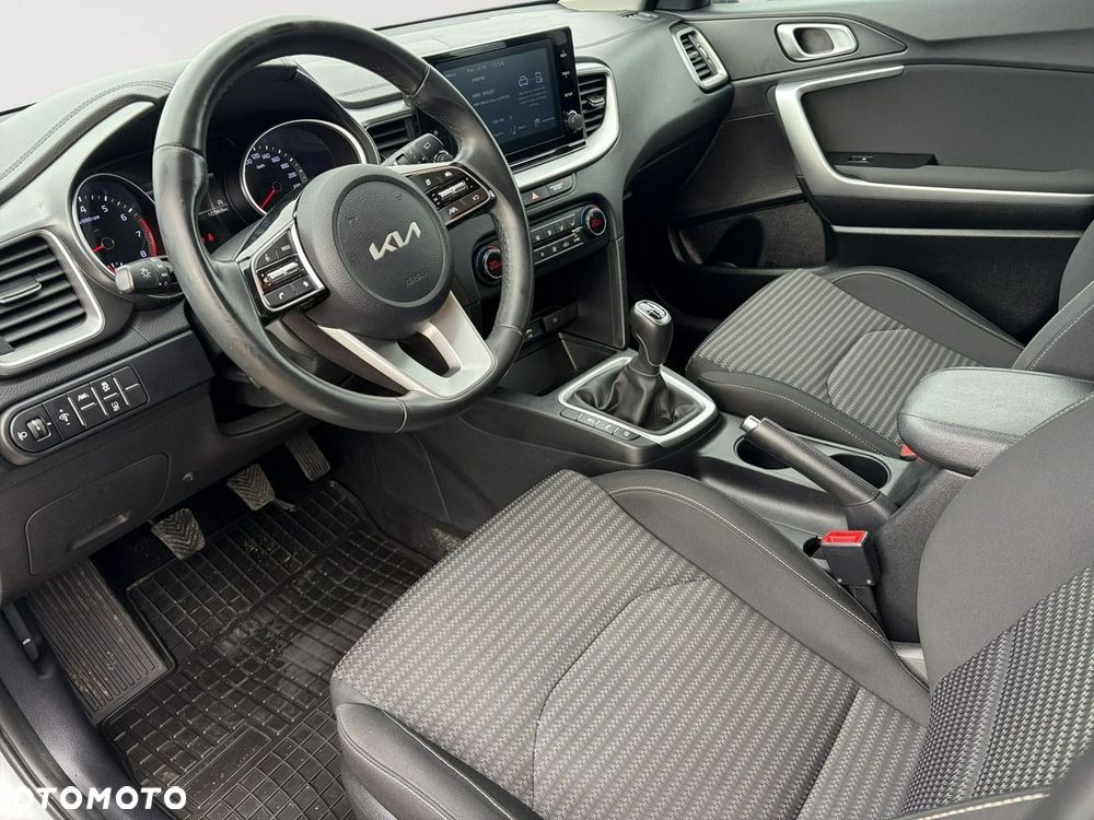 Kia Ceed 1.5 T-GDI M - 8