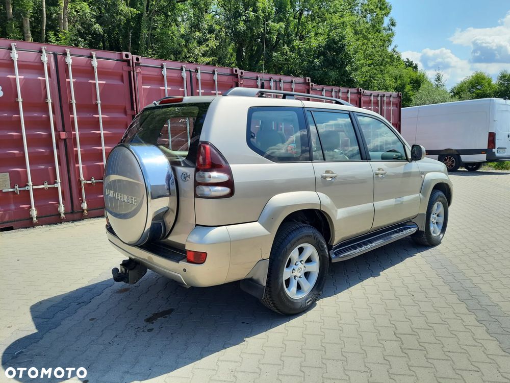 Toyota Land Cruiser - 4