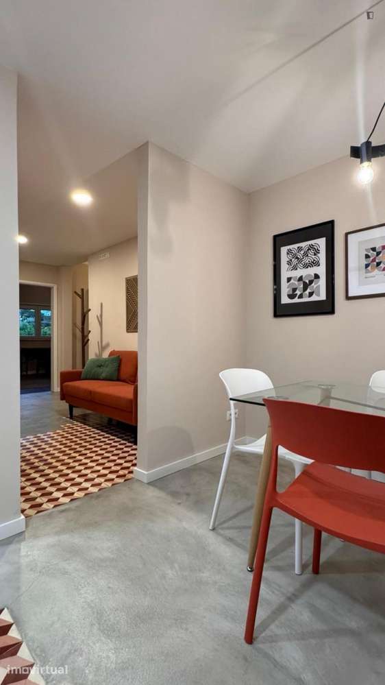 Quarto - localizado em Norton de Matos Coimbra - Grande imagem: 5/7