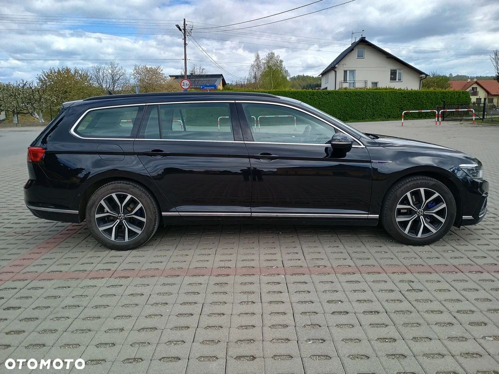 Volkswagen Passat - 2