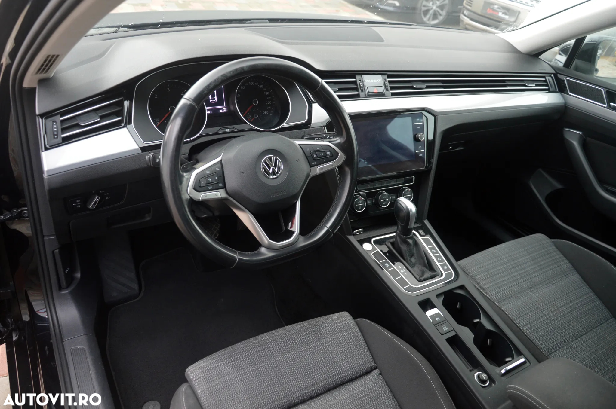 Volkswagen Passat 1.6 TDI (BlueMotion Technology) DSG Comfortline - 22