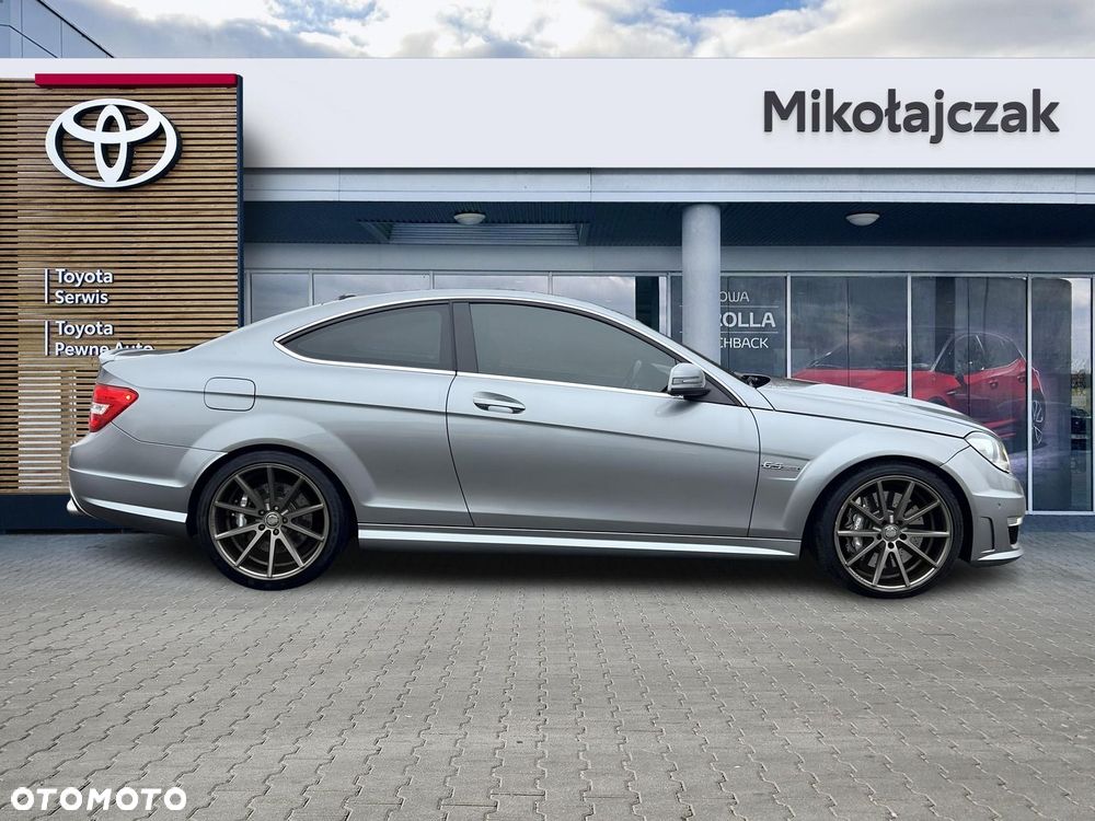 Mercedes-Benz Klasa C 63 AMG - 11