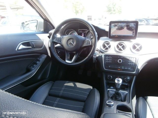 Mercedes-Benz GLA 180 CDi Style - 12