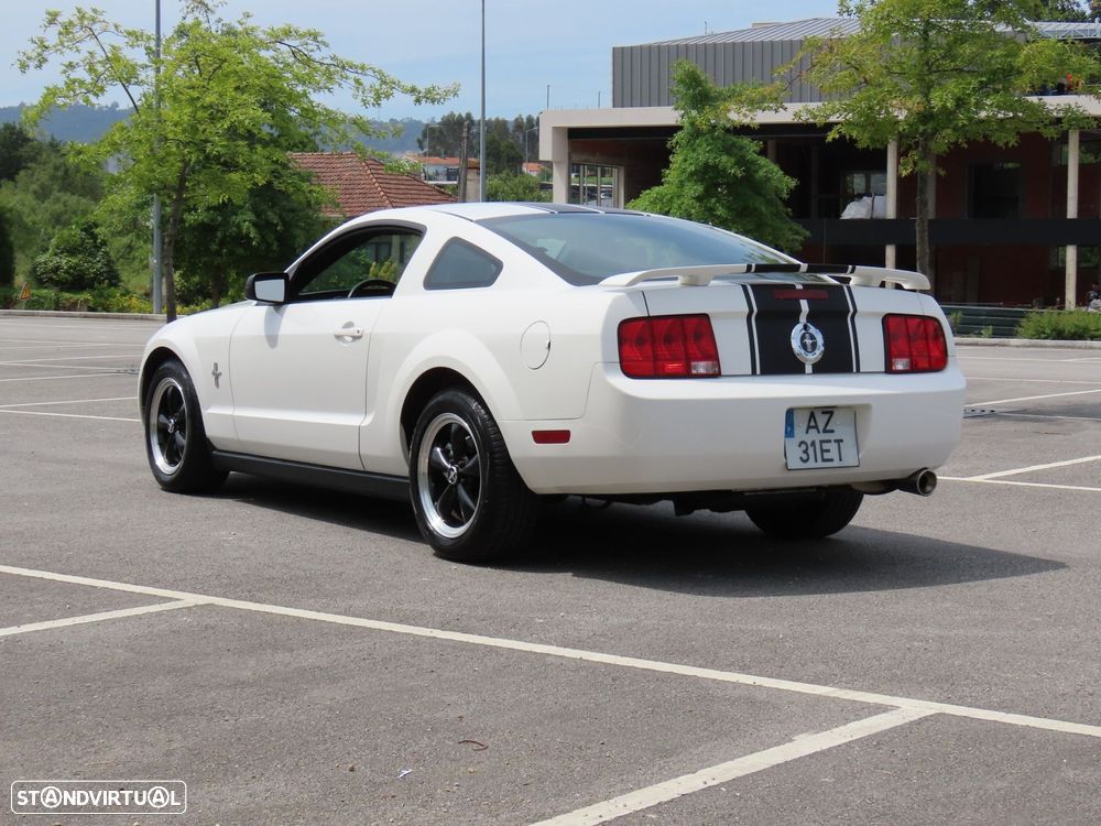 Ford Mustang - 8