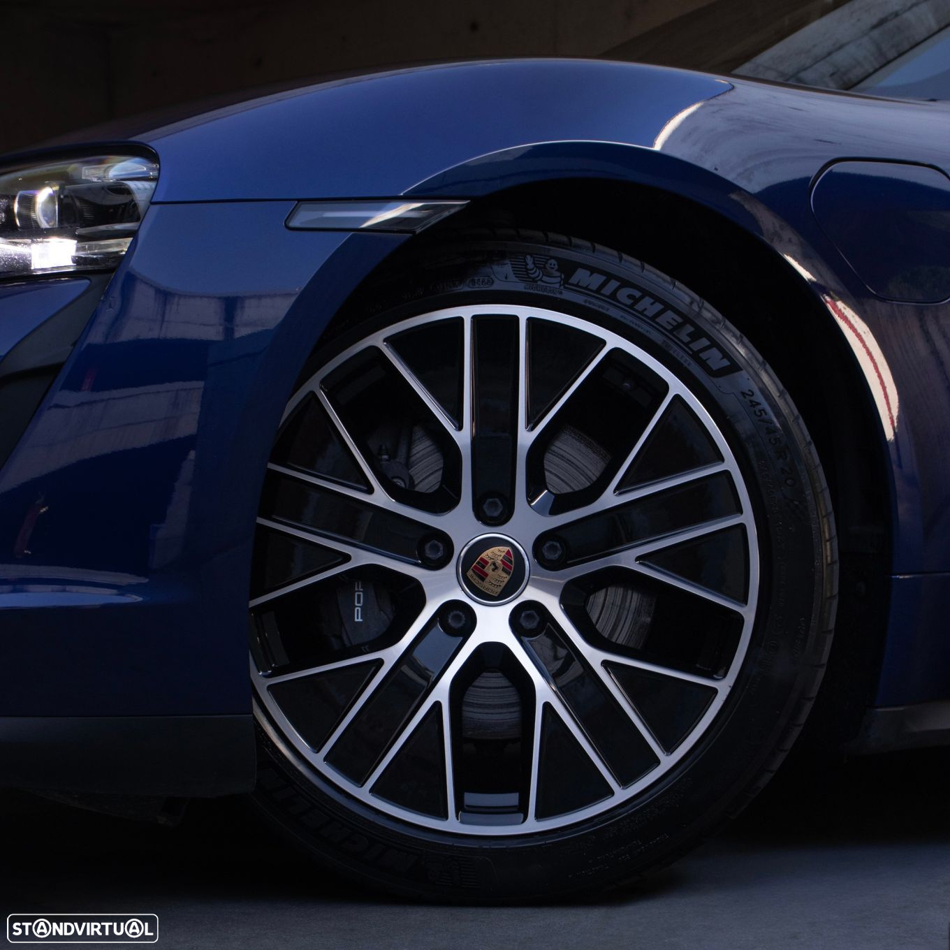 Porsche Taycan Standard - 12