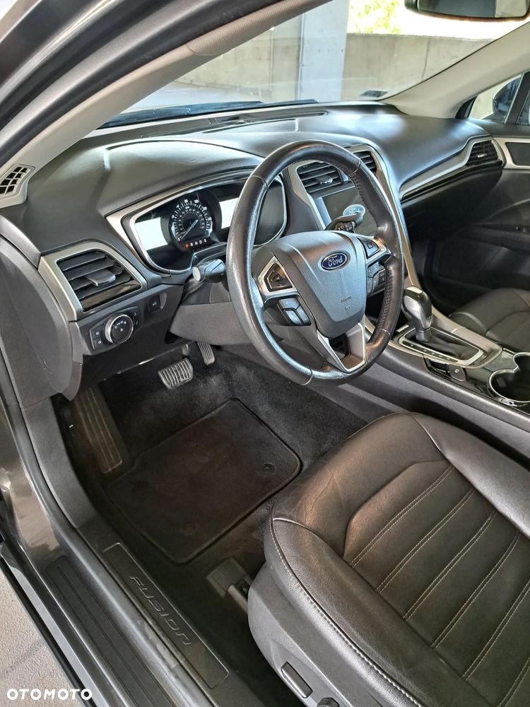 Ford Fusion - 14