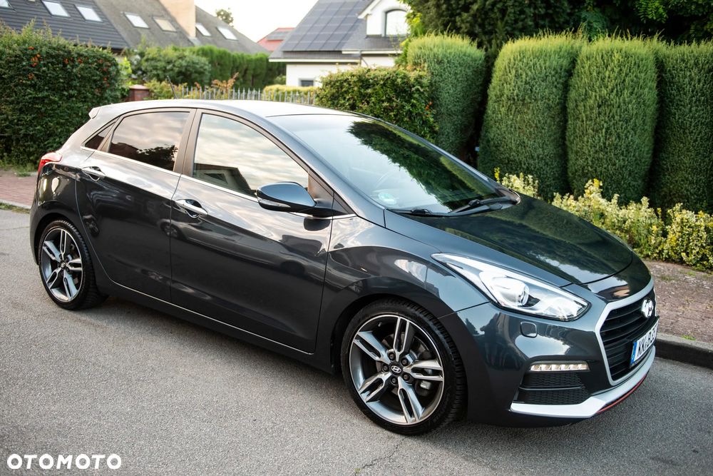 Hyundai i30 1.6 GDI Turbo Luxury - 3