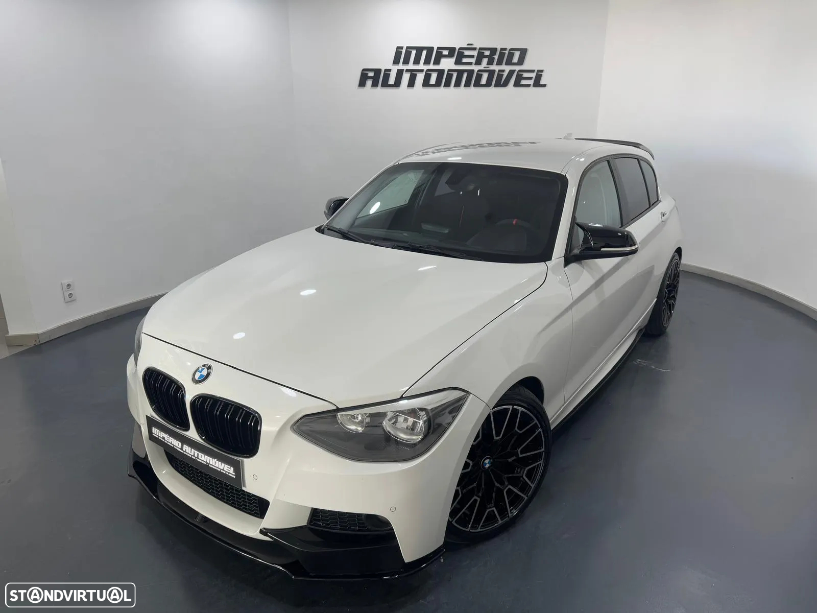 BMW 118 d Pack M - 4