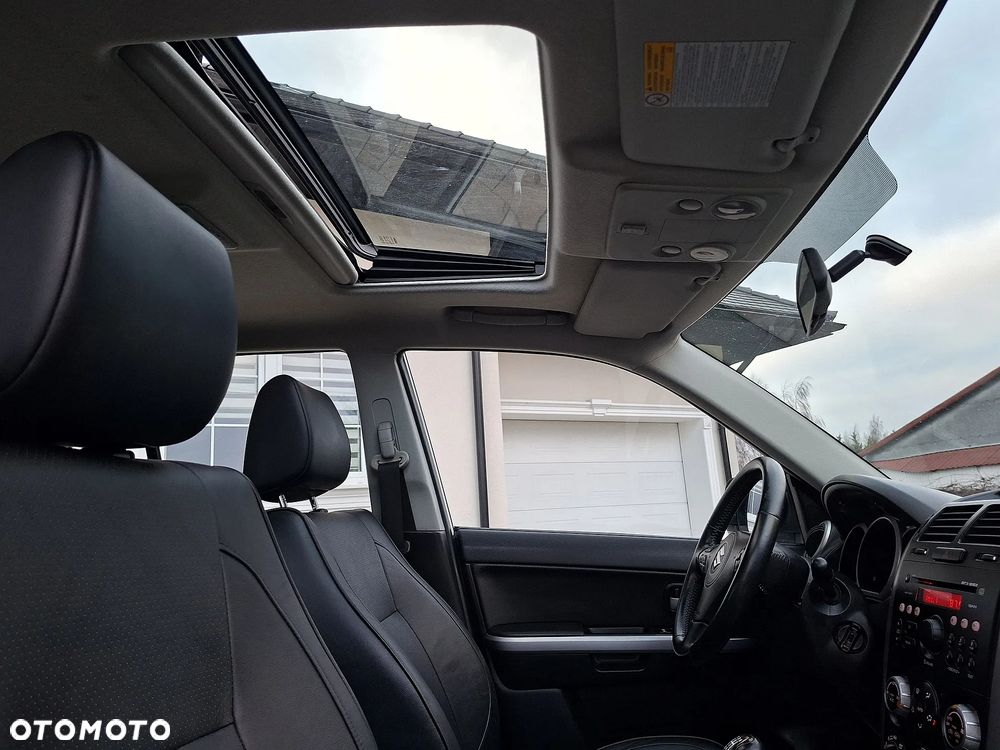 Suzuki Grand Vitara 2.0 De luxe - 22
