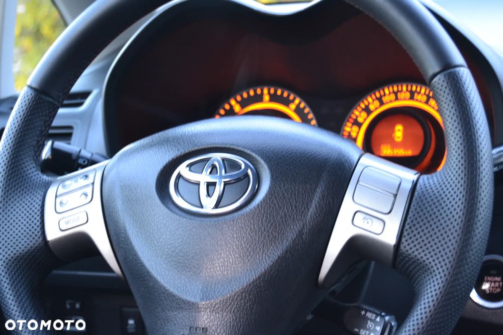 Toyota Auris 2.0 D-4D Sol - 16