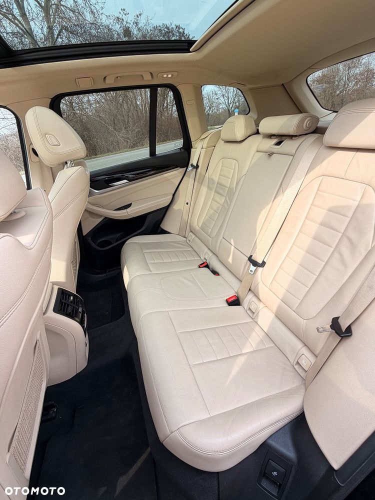 BMW X3 xDrive20d - 11