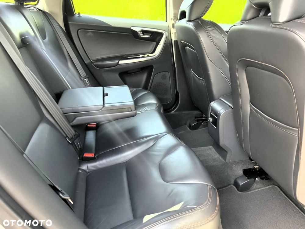 Volvo XC 60 D4 Geartronic Momentum - 30