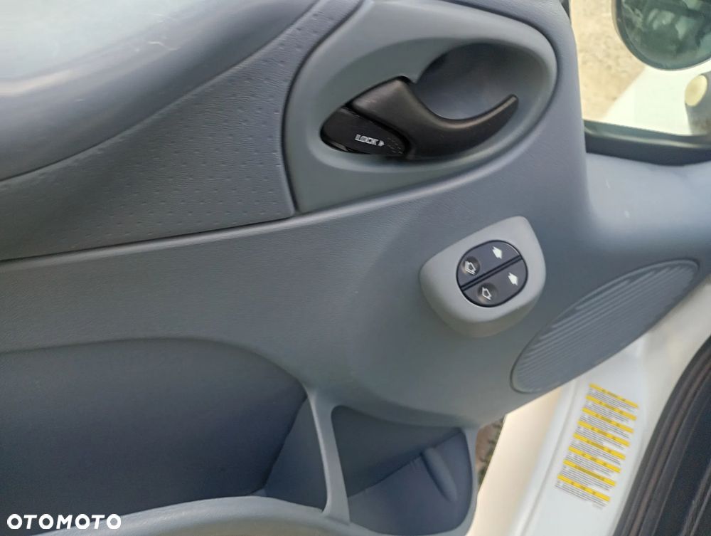 Ford Transit - 32