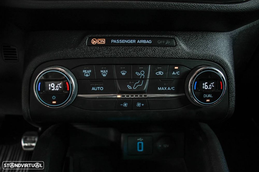 Ford Focus SW 1.5 TDCi EcoBlue ST-Line - 40