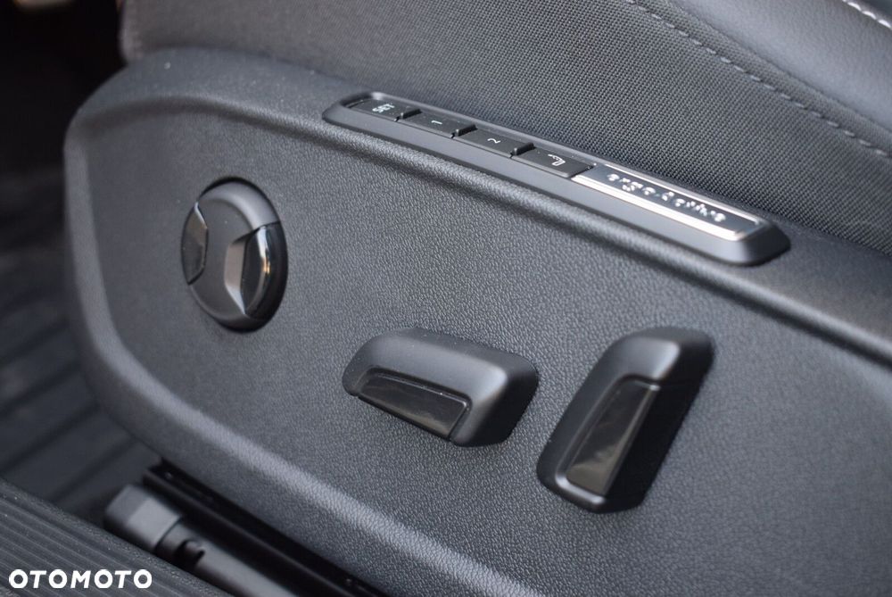 Volkswagen Golf - 29