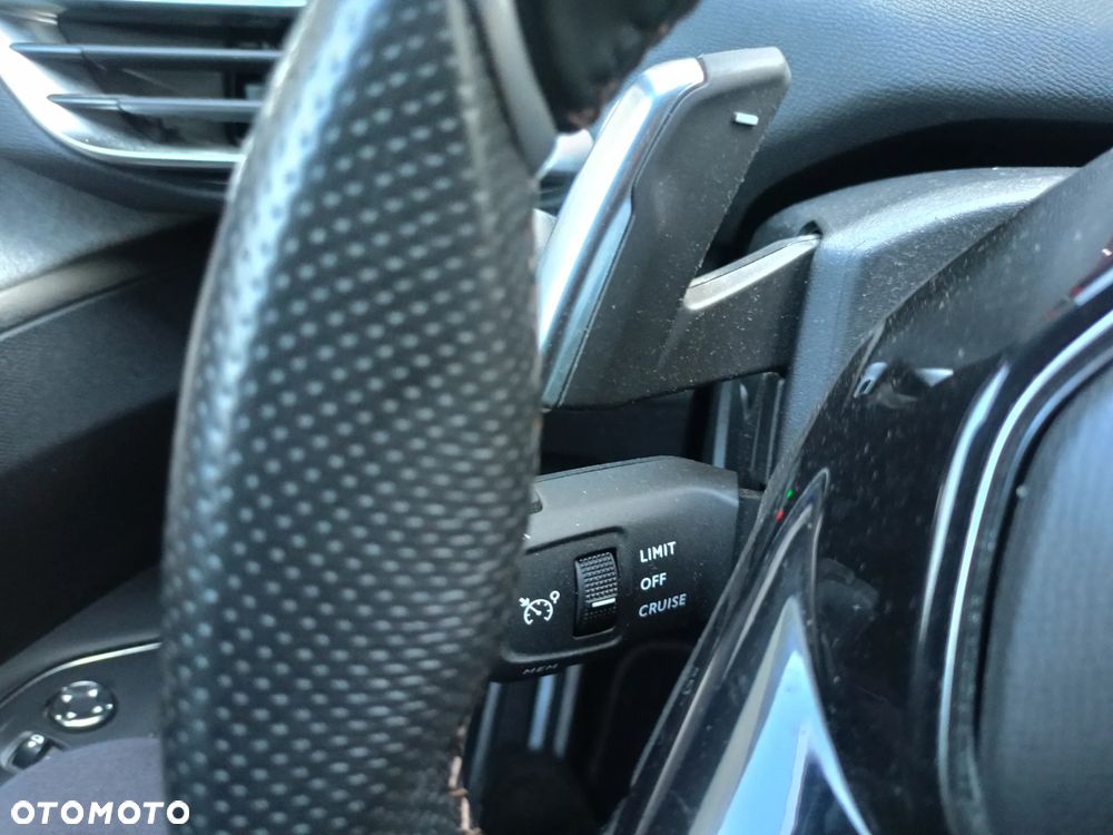 Peugeot 3008 1.6 PureTech Hybrid4 PHEV GT S&S EAT8 - 23