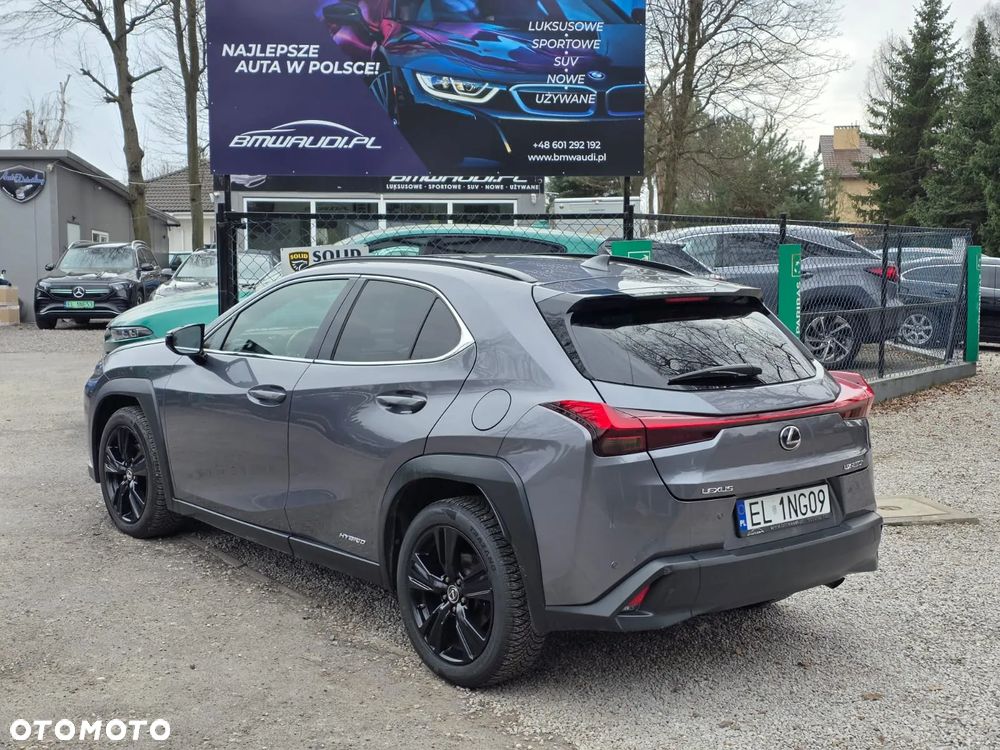 Lexus UX - 10