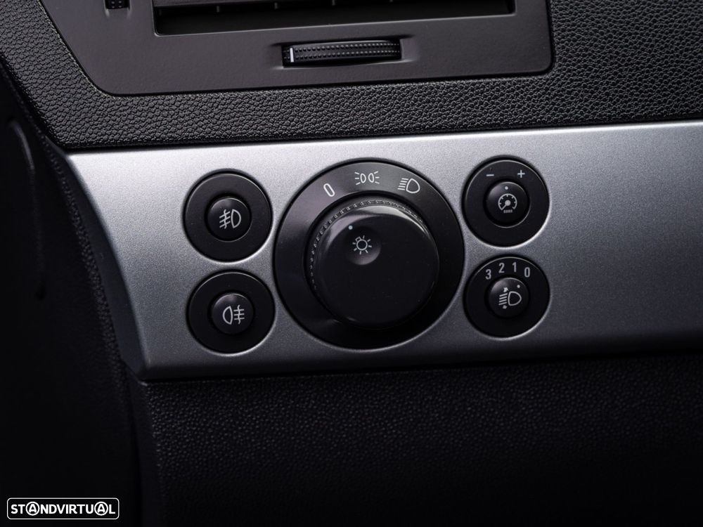 Opel Astra GTC 1.7 CDTI - 9