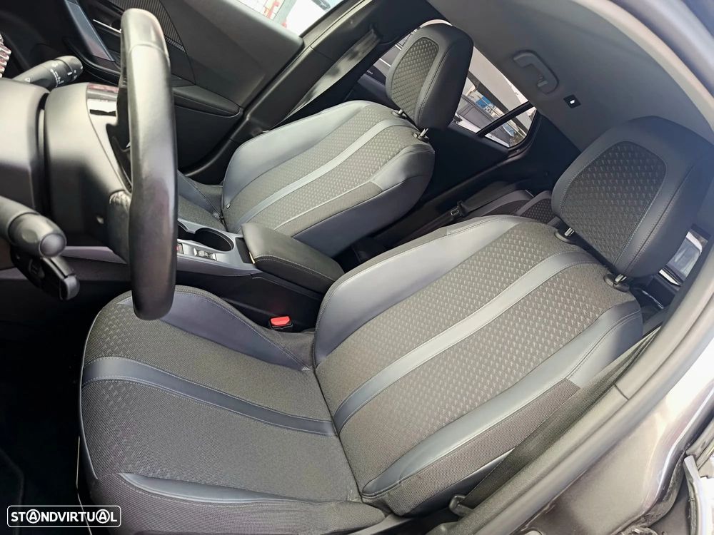 Peugeot 2008 PureTech 130 Allure Pack - 20