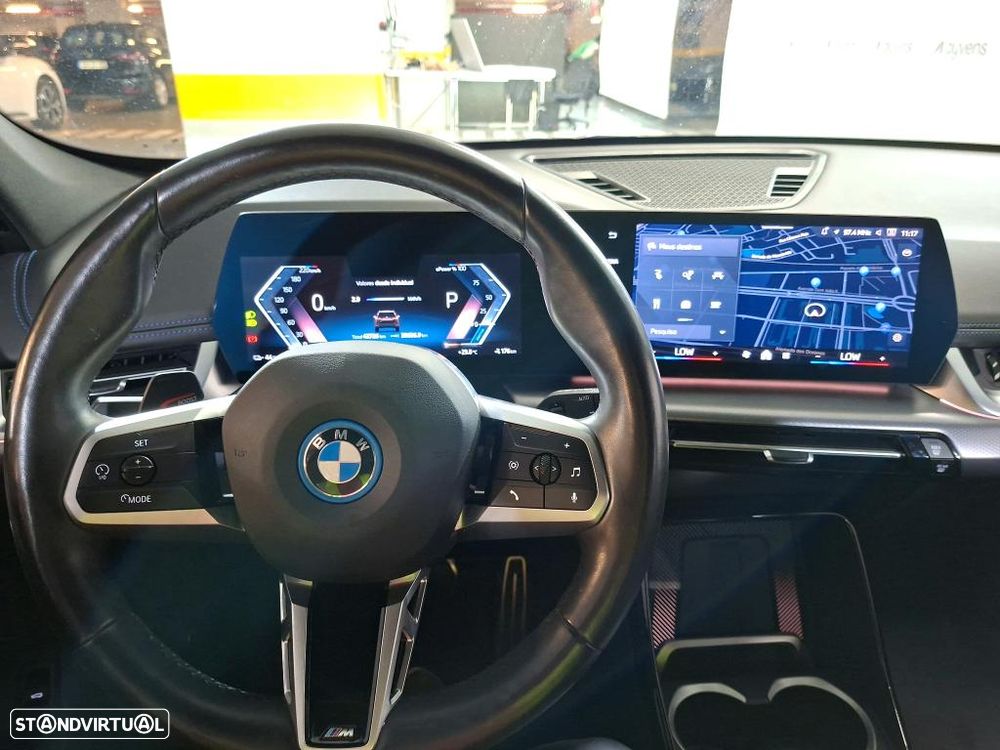 BMW iX1 xDrive30 - 9