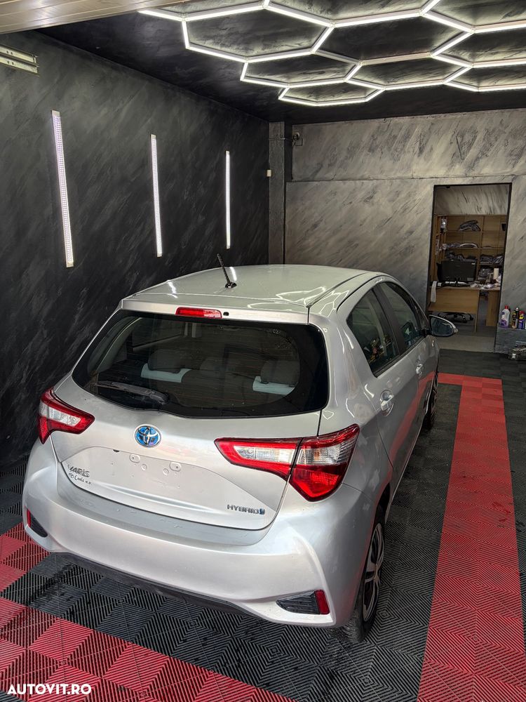 Toyota Yaris 1.5 VVT-i HSD Dynamic - 10