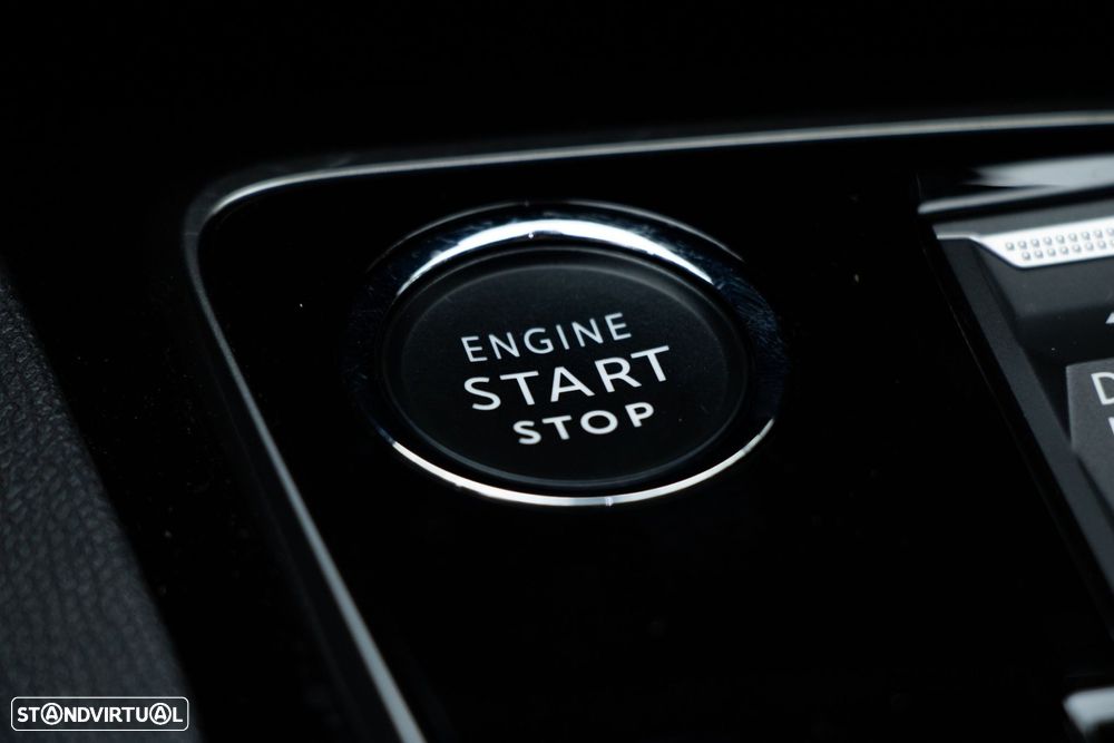 Peugeot 3008 1.2 Hybrid Allure Pack e-DCS6 - 17