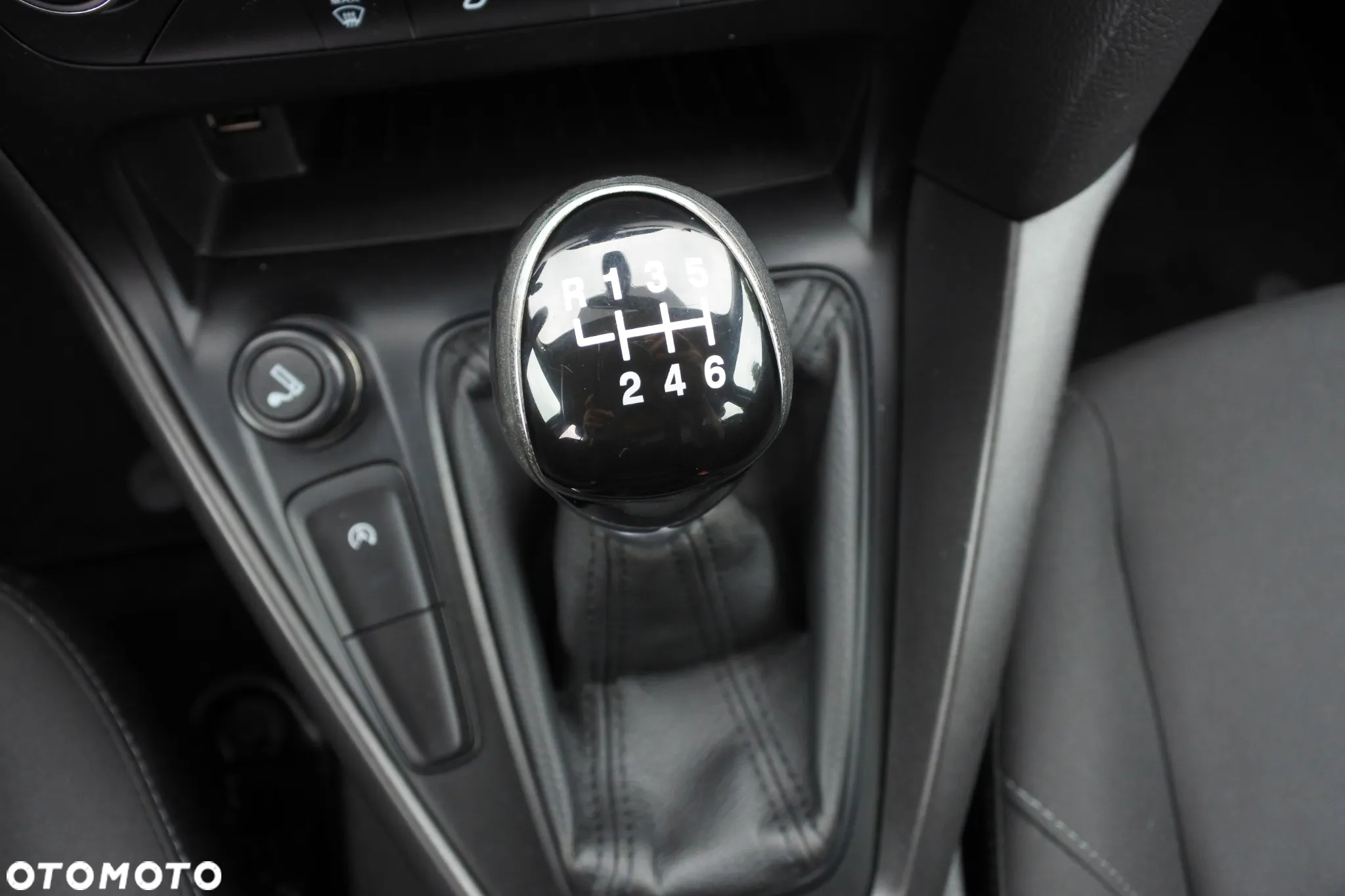 Ford Focus 1.0 EcoBoost Platinium X ASS - 17