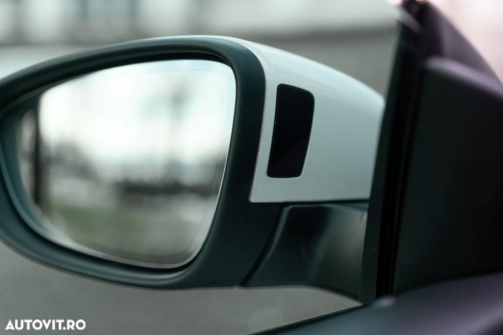 Volkswagen Passat CC 2.0 TDI DPF DSG - 34