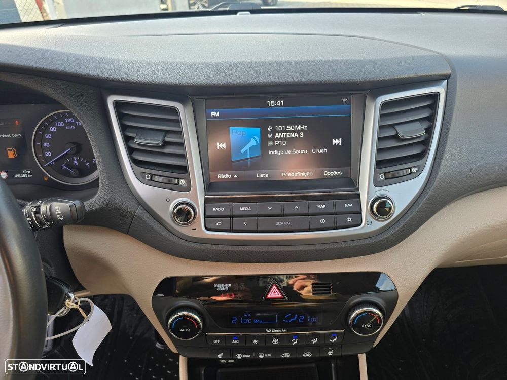 Hyundai Tucson 1.7 CRDi Executive - 27