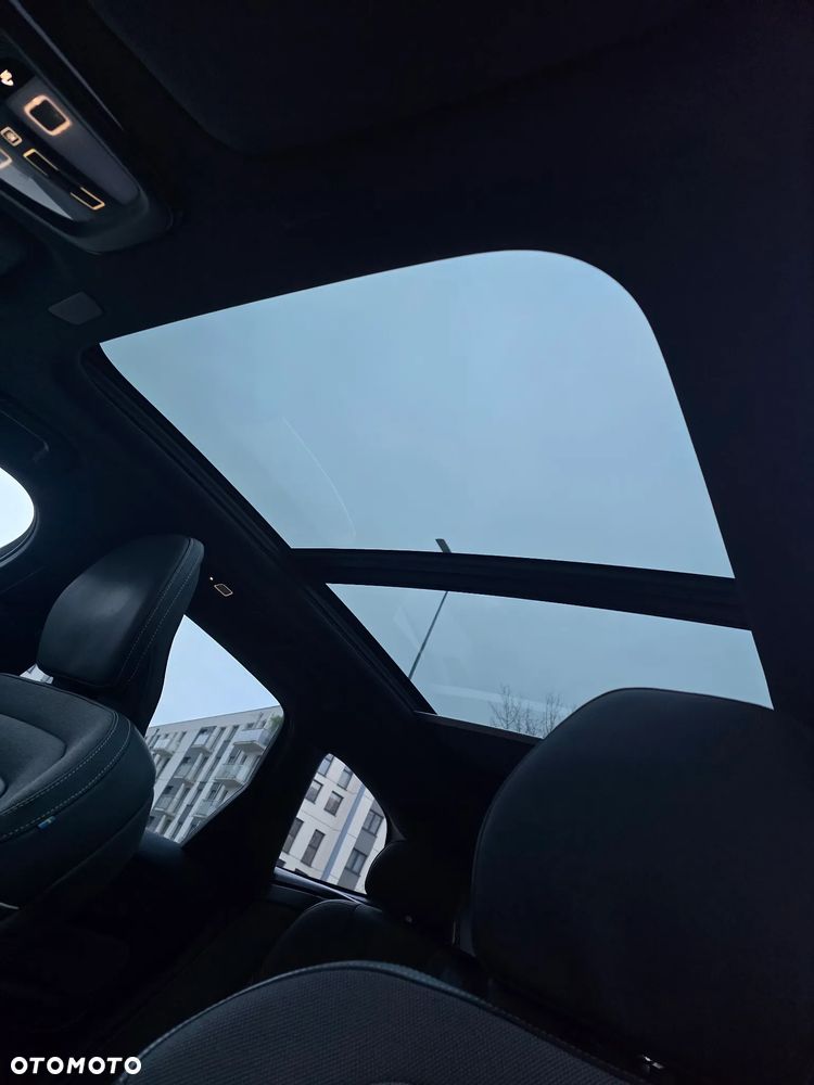 Volvo XC 60 B4 D AWD Plus Bright - 24