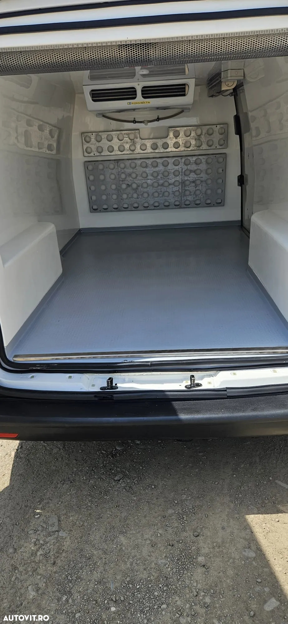 Volkswagen Transporter - 8