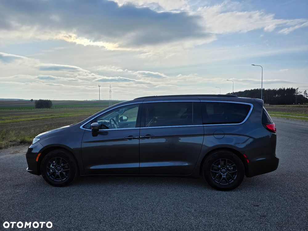 Chrysler Pacifica - 8