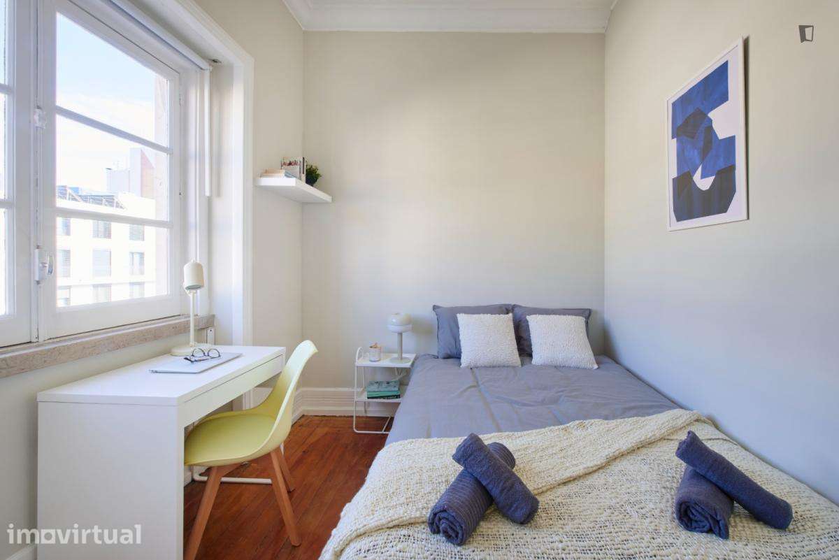 Quarto - localizado em Marquês de Pombal Lisbon - Grande imagem: 3/55